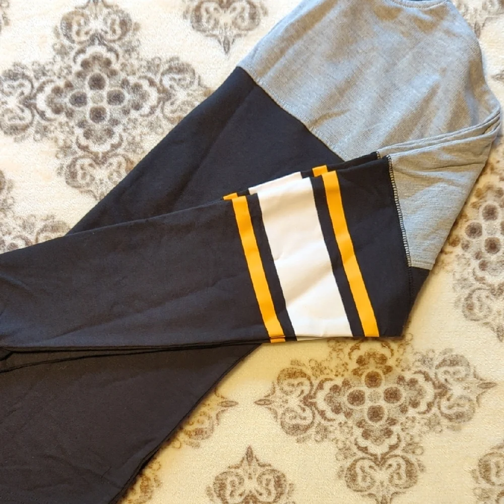 NFL Steelers Black and Gray Long Sleeve Tee with Bold Design - Picture 4 of 6